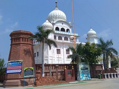 Gurdwara Sri Garhi Sahib Chamkaur